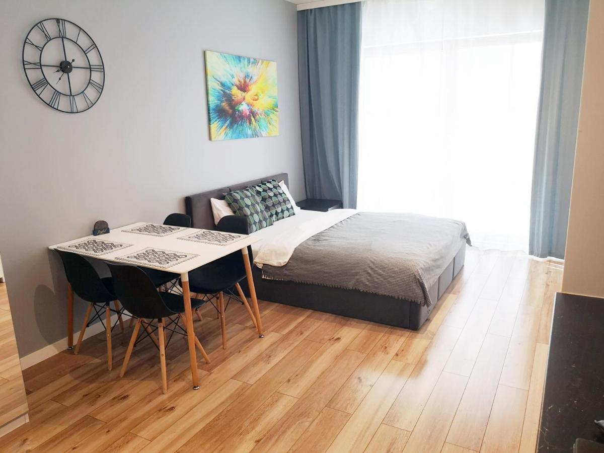 Novum Apartment With Parking Krasków Eksteriør bilde